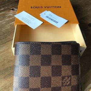 Louis Vuitton Bi fold Men’s Wallet